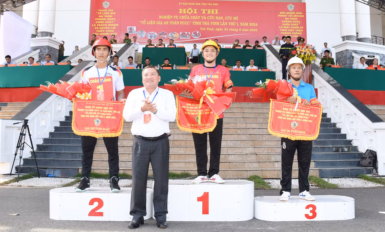 Cần Thơ - Trà Vinh: Tổ chức Hội thi nghiệp vụ chữa cháy và CNCH “Tổ liên gia an toàn PCCC” năm 2024 -0