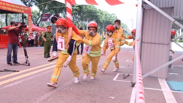 Khen thưởng Tổ liên gia an toàn PCCC ở Bình Dương