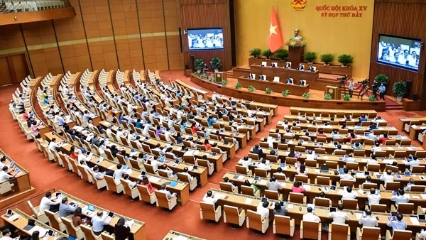 Bình ổn giá các mặt hàng thiết yếu, hạn chế tình trạng "lương chưa tăng, giá đã tăng"