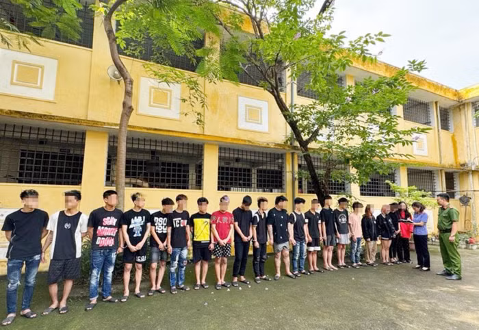 Dùng dao gây tội ác - phải ngăn chặn! -0