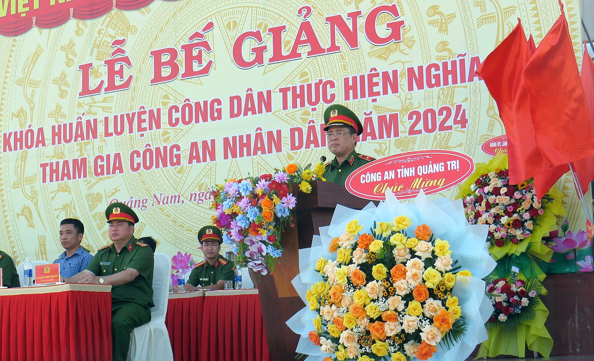 1.292 chiến sĩ hoàn thành khóa huấn luyện tại Trung đoàn Cảnh sát cơ động Trung Bộ -0