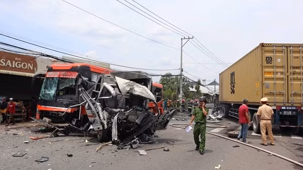 Khởi tố tài xế xe container gây tai nạn liên hoàn