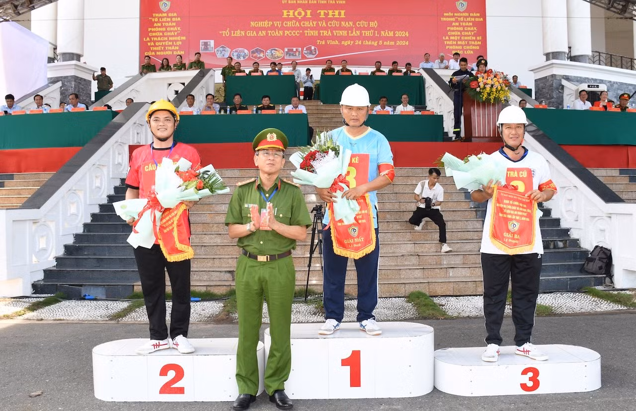 Cần Thơ - Trà Vinh: Tổ chức Hội thi nghiệp vụ chữa cháy và CNCH “Tổ liên gia an toàn PCCC” năm 2024 -0