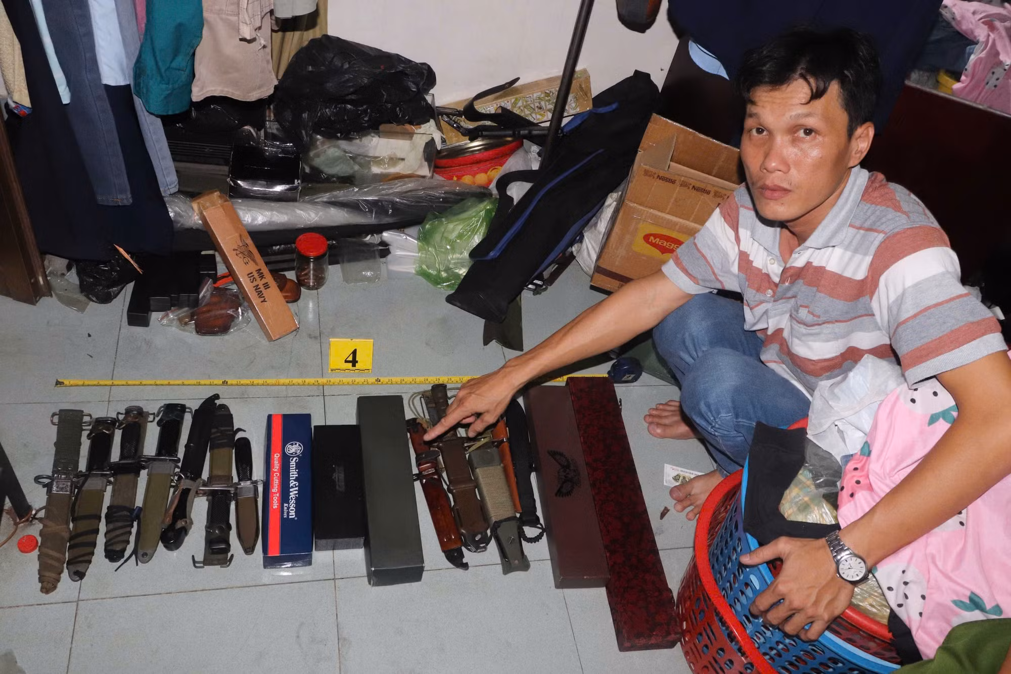 Triệt phá đường dây mua bán, tàng trữ trái phép vũ khí quân dụng -1