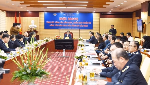 Ngành Hải quan thu ngân sách dự kiến tăng 13,9% so với cùng kỳ