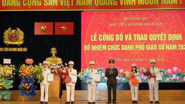 Học viện ANND trao quyết định bổ nhiệm chức danh Phó giáo sư năm 2024