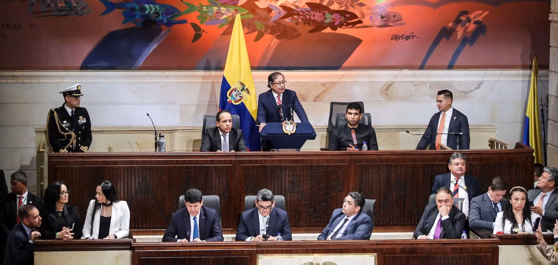 Bê bối tham nhũng nhấn chìm chính phủ Colombia -0