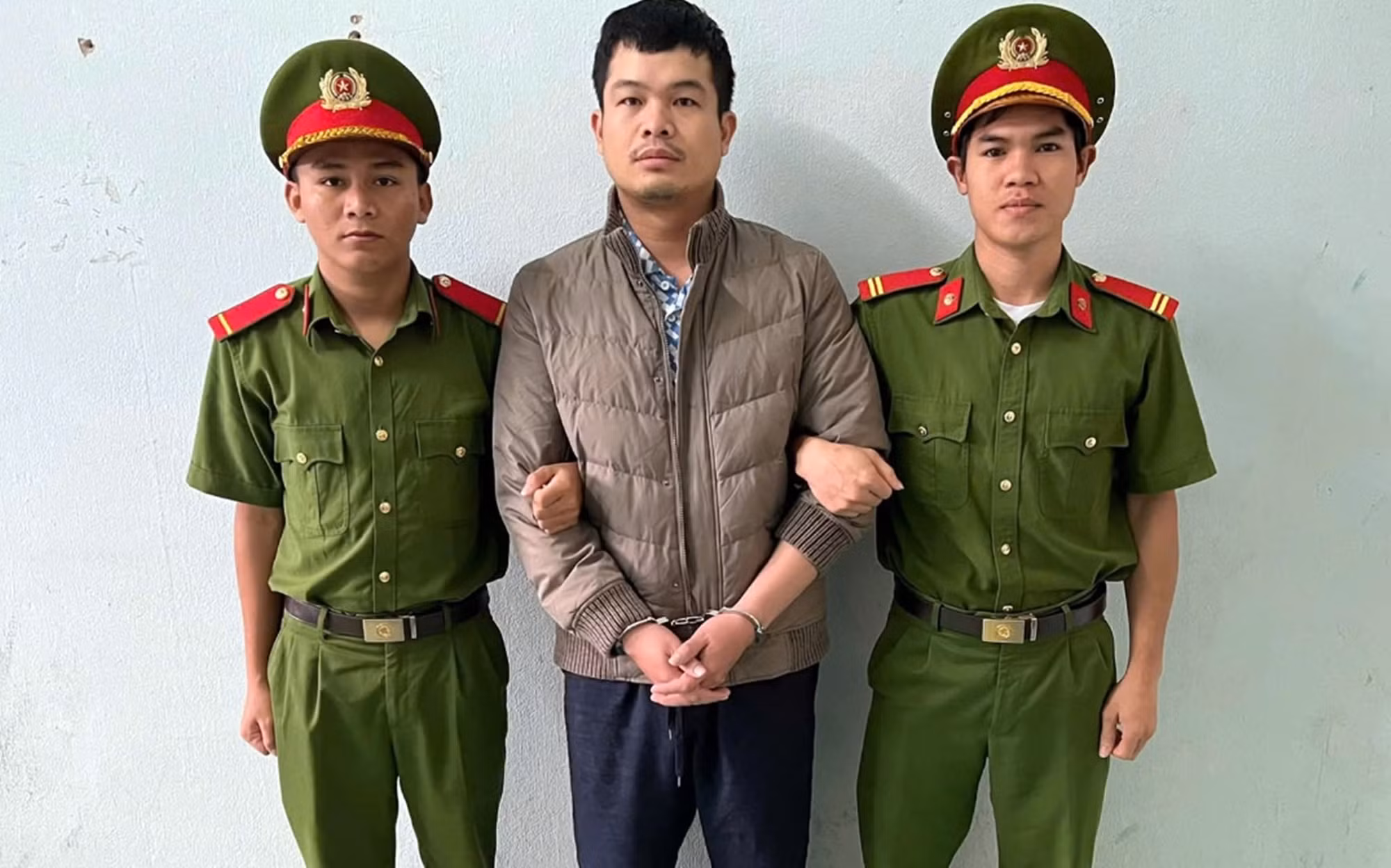 Phá chuyên án, bắt đối tượng lừa đảo đất đai chiếm đoạt 400 triệu đồng -0