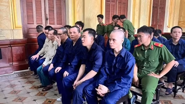 Tuyên 12 án tử hình các bị cáo trong đường dây mua bán, tàng trữ hơn 200 kg ma túy