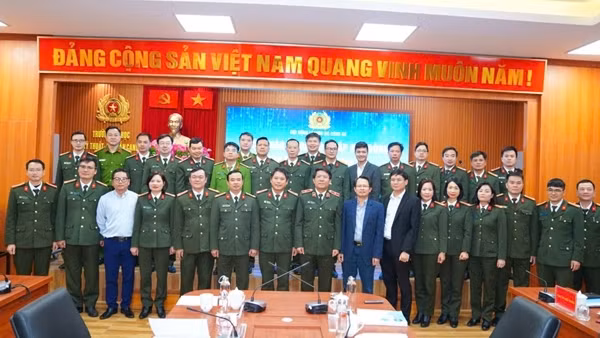 Bảo đảm an toàn thông tin trong quá trình chuyển đổi số phù hợp với đặc thù của lực lượng CAND