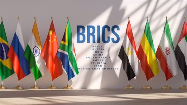 BRICS trước lời đe dọa "vũ khí hóa đồng USD" từ ông Donald Trump: Lưỡng bại câu thương