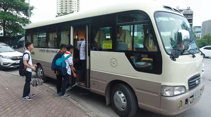 Hà Nội lại ra “tối hậu thư” quản chặt xe đưa đón học sinh