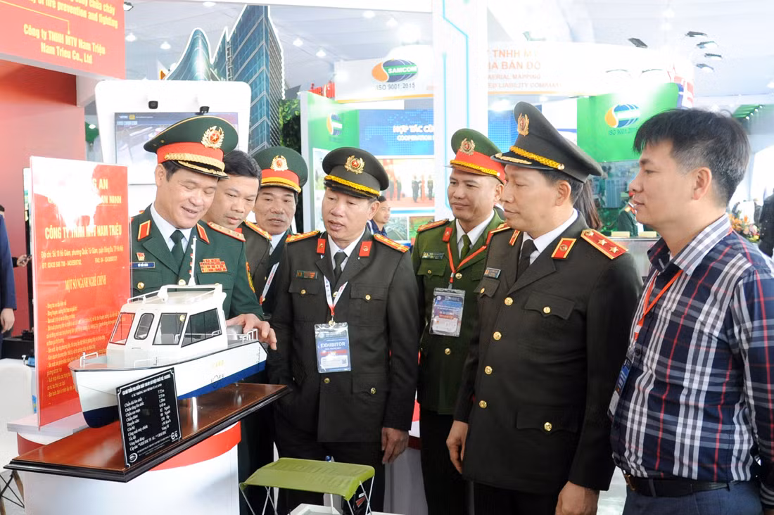 Nhiều sản phẩm mang tính ứng dụng thị trường năng động của Bộ Công an tham gia Triển lãm Quốc phòng quốc tế 2024 -0