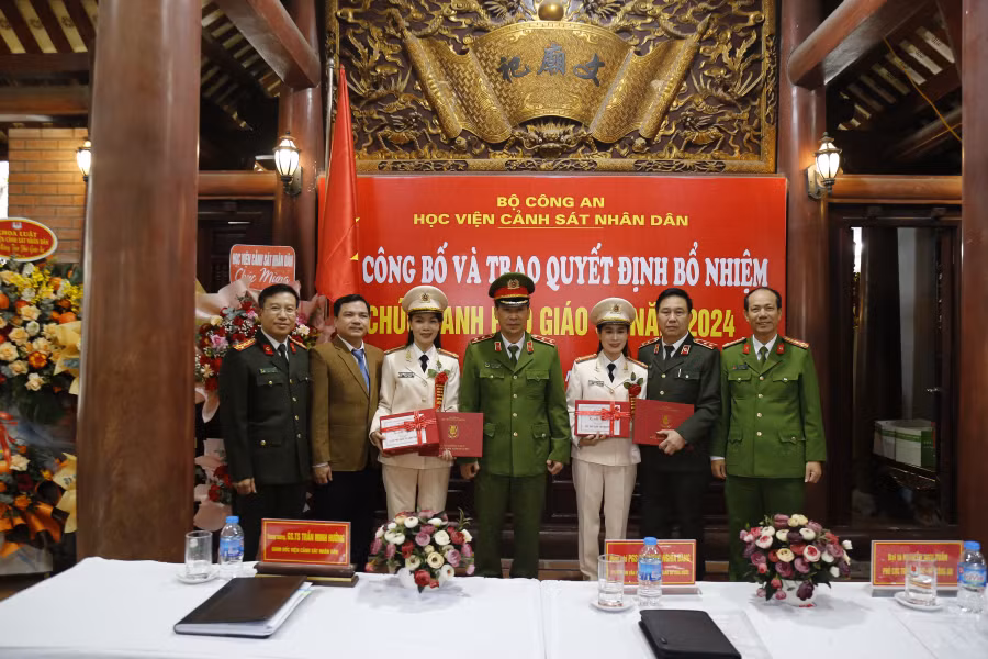 Học viện CSND trao quyết định bổ nhiệm chức danh Phó Giáo sư năm 2024 -0