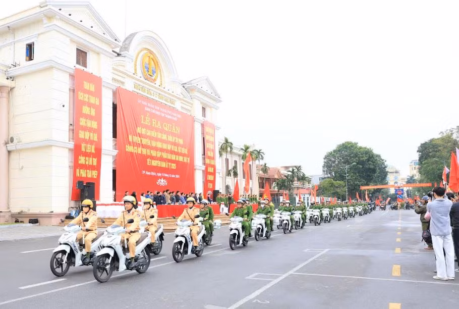 Công an các tỉnh ra quân bảo đảm ANTT Tết Nguyên đán -0