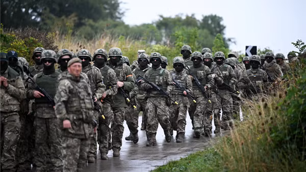 Châu Âu cân nhắc đưa 100.000 quân tới Ukraine đồn trú