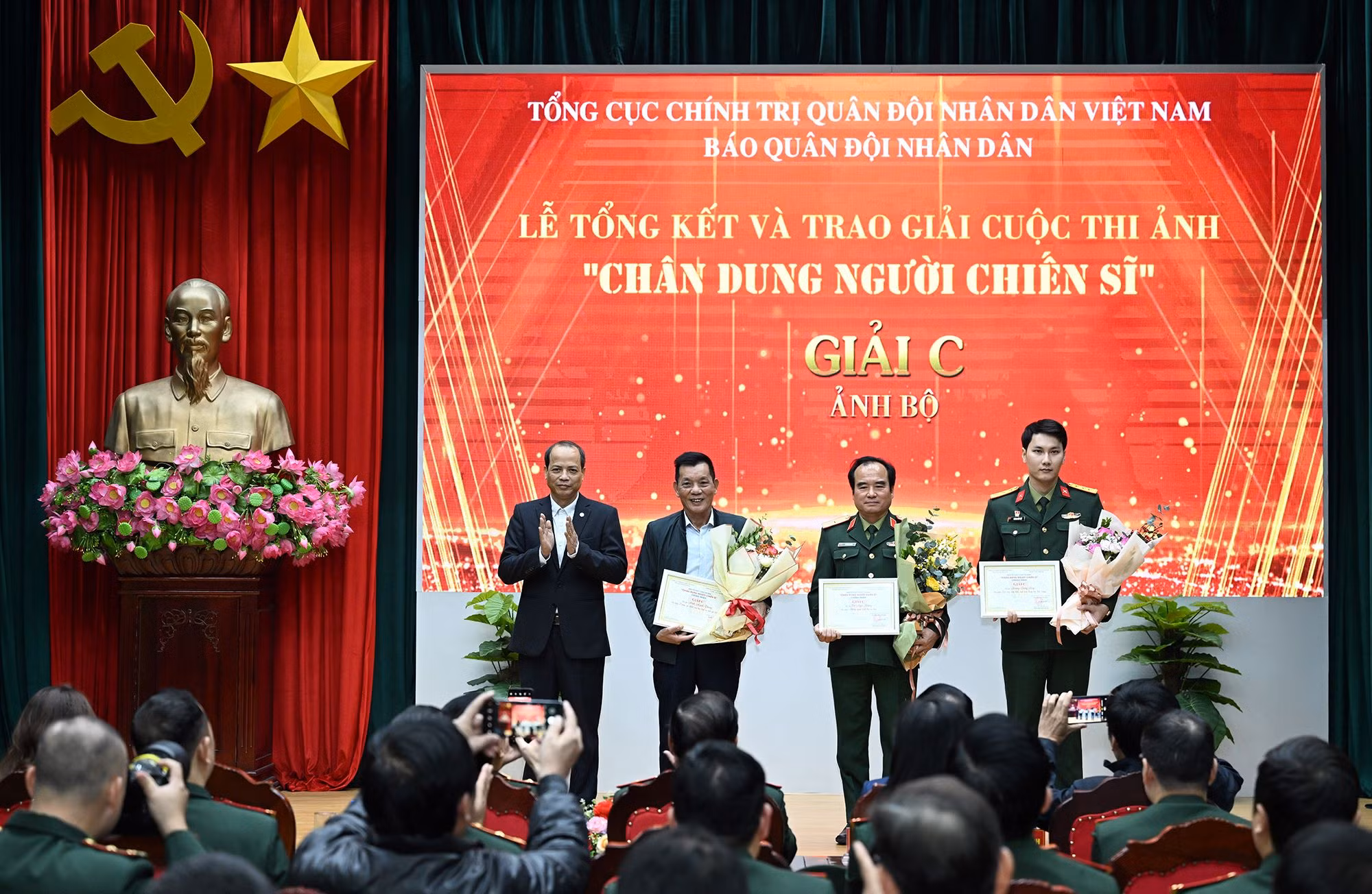 31 tác phẩm đoạt giải cuộc thi ảnh “Chân dung người chiến sĩ” -0