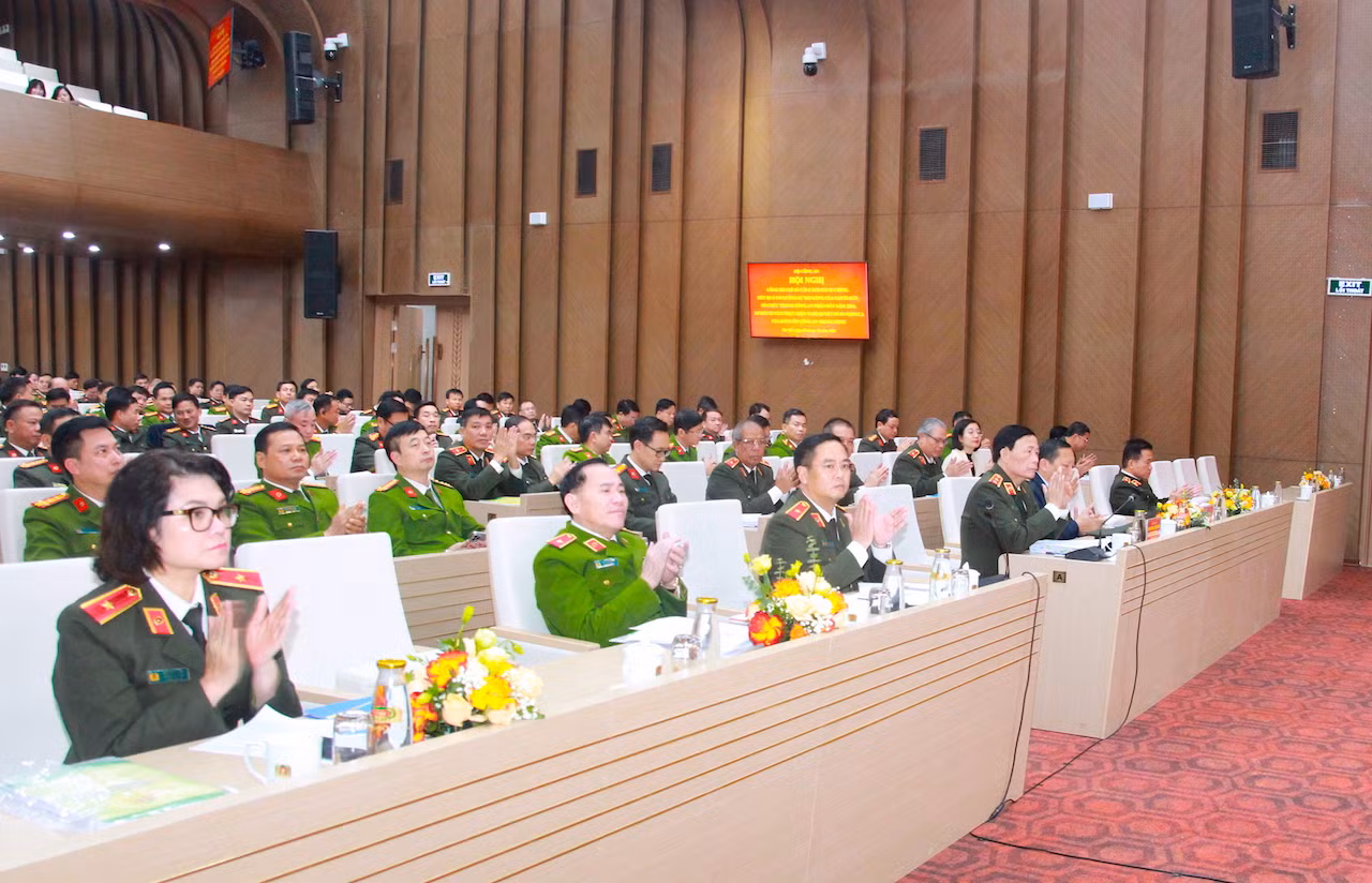 Mức độ hài lòng của người dân về giải quyết thủ tục hành chính trong CAND đạt 98,74% -0