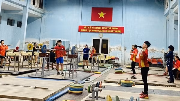 Cử tạ và bài toán thích nghi