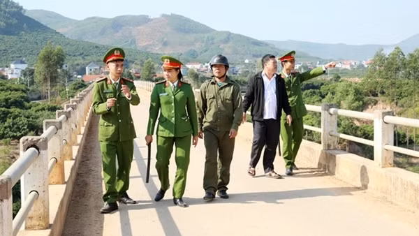 Trưởng Công an xã có duyên tháo gỡ những "điểm nóng"