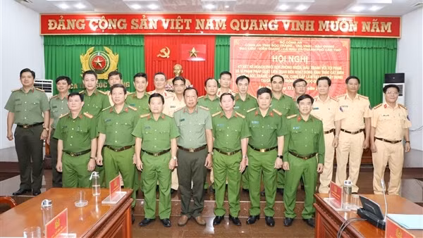 Công an 7 tỉnh, thành vùng ĐBSCL phối hợp đấu tranh khai thác cát trái phép