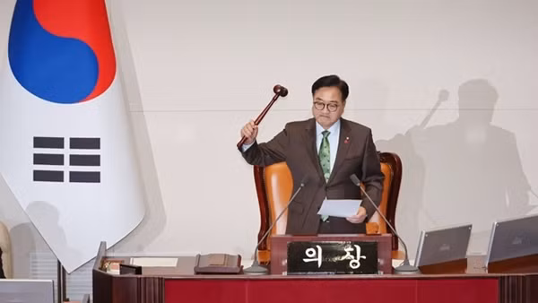 Quốc hội Hàn Quốc nhất trí luận tội Tổng thống Yoon Suk Yeol: "Nhà Xanh" trong tâm bão