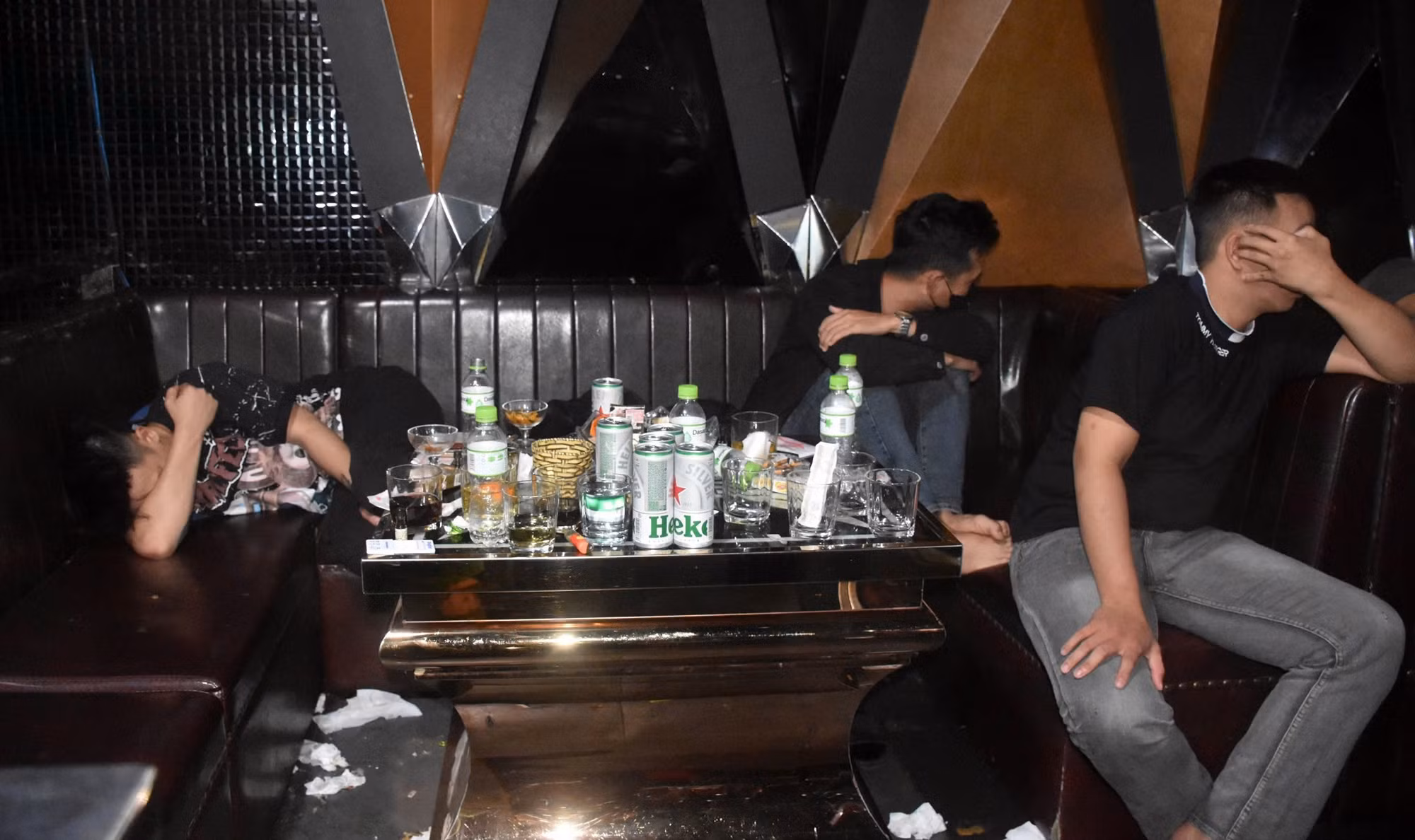 12 đối tượng dương tính ma túy tại quán bar lớn nhất Quảng Nam -0