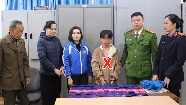 Bắt vụ vận chuyển 18.000 viên ma túy tổng hợp