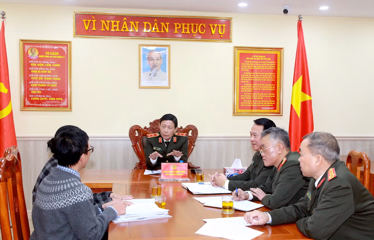 Lãnh đạo Bộ Công an tiếp công dân định kỳ tháng 12/2024 -0