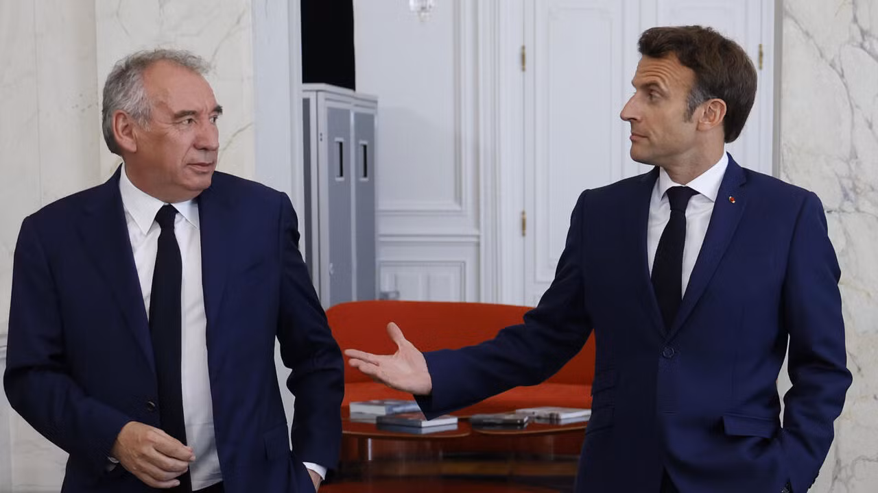 Nước Pháp với niềm hy vọng mang tên Francois Bayrou -0