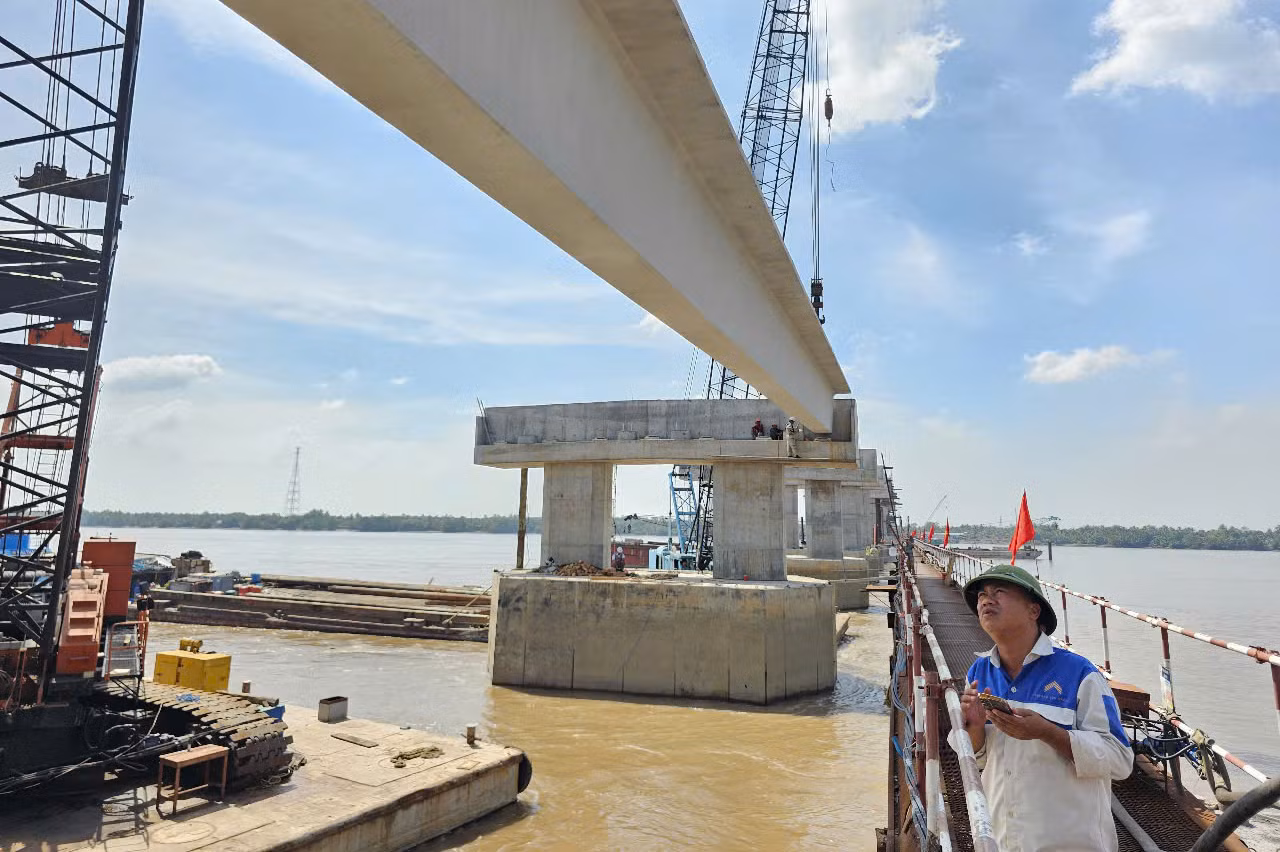 Gác dầm cầu Đại Ngãi 2 phía bờ Cù Lao Dung -2