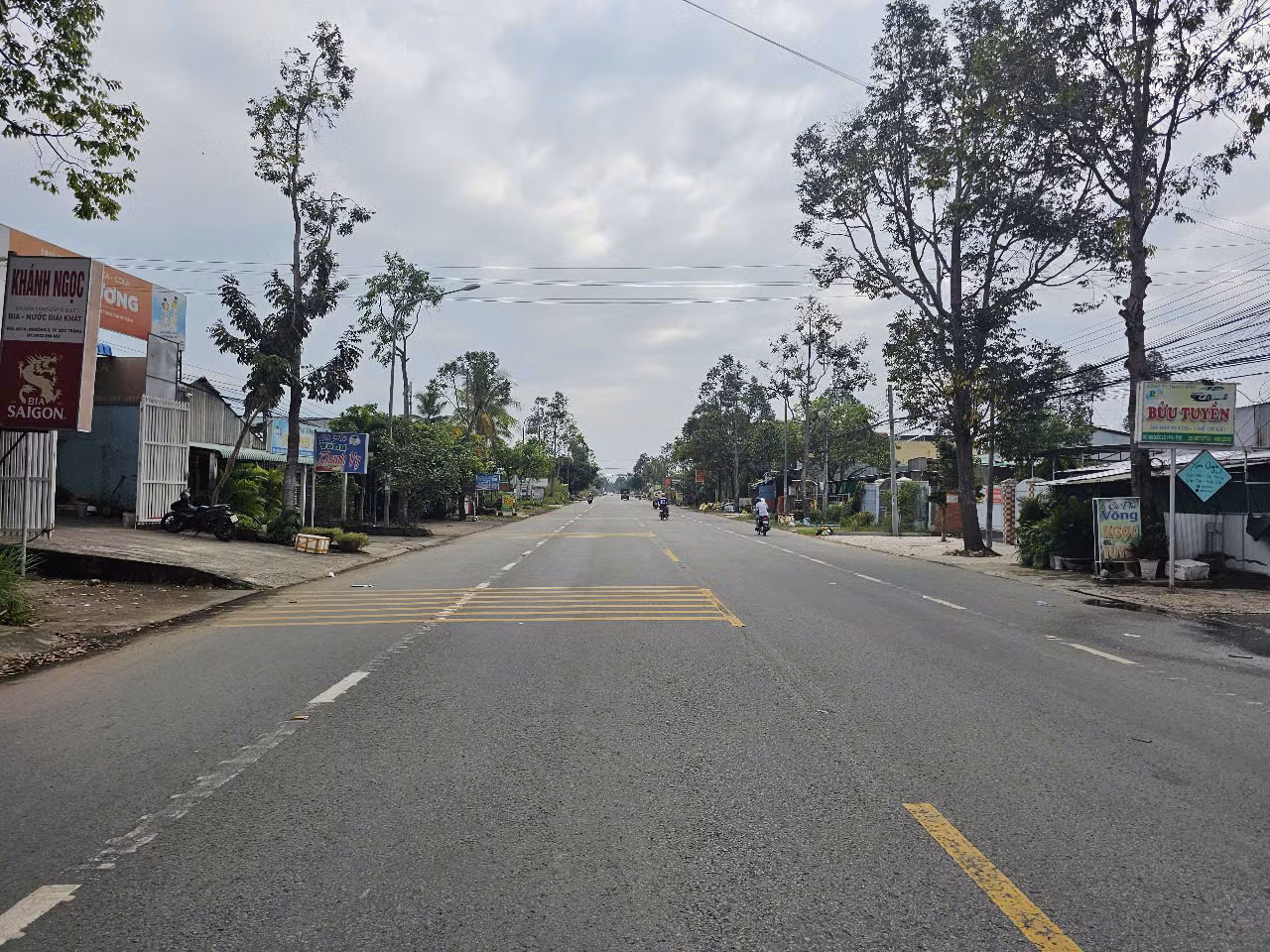 Nhóm đối tượng chém người, cướp tài sản lúc nửa đêm -0