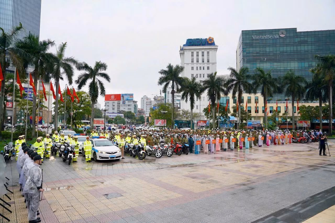 Ra quân trấn áp tội phạm đảm bảo an toàn Tết Nguyên đán Ất Tỵ 2025 -0