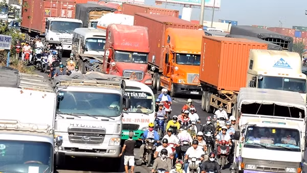 TP Hồ Chí Minh: Tập trung hoàn tất tuyến Vành đai 2, khoan tính chuyện “ôm” dự án đường Vành đai 4