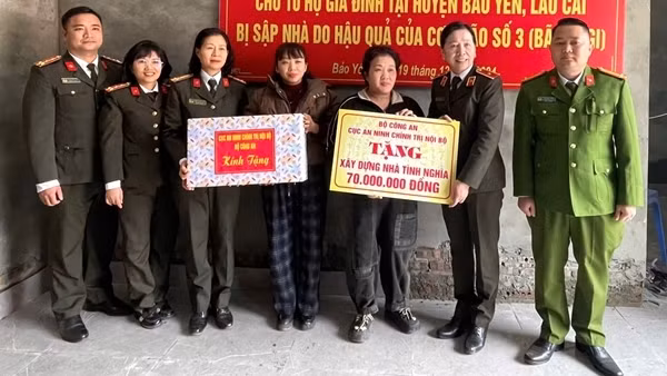 Khánh thành 10 căn nhà tình nghĩa tặng đồng bào bị ảnh hưởng bão Yagi tại Bảo Yên, Lào Cai