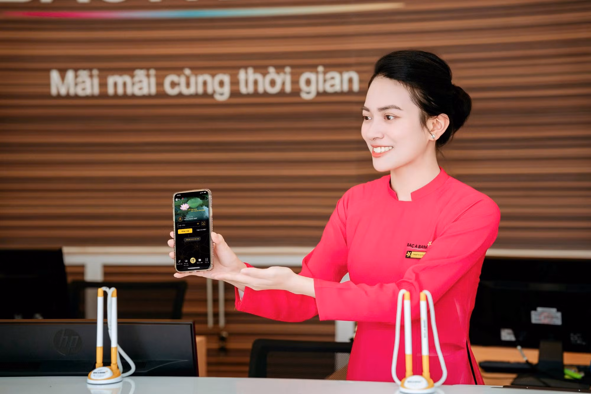 BAC A BANK ra mắt giao diện mới của ứng dụng ngân hàng điện tử -0
