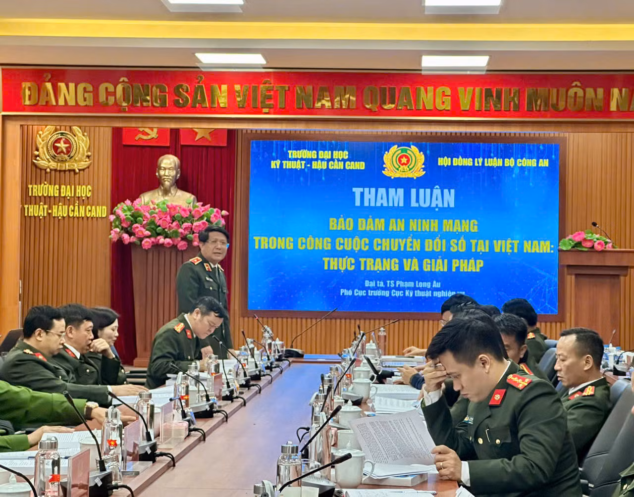 Bảo đảm an toàn thông tin trong quá trình chuyển đổi số phù hợp với đặc thù của lực lượng CAND -0