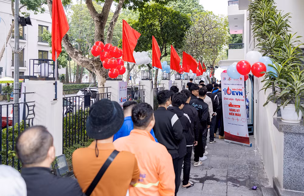 Hiến tặng 11.574 đơn vị máu -0