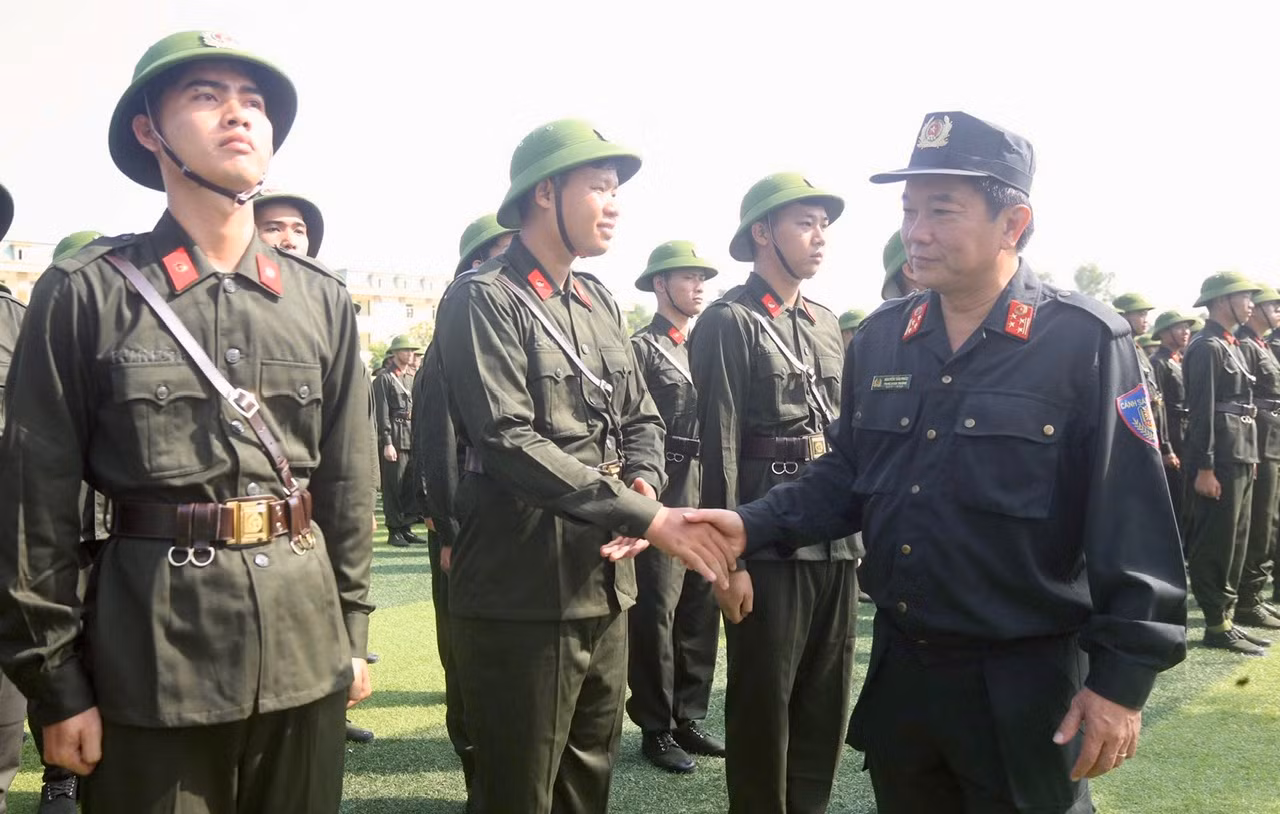 Hơn 1.300 tân binh CSCĐ bước vào thời gian huấn luyện -0