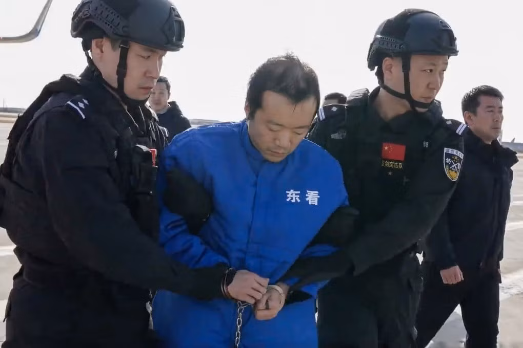 v- b-t gi- và d-n d- trùm l-a d-o chen zi gây ti-ng vang trong c-ng d-ng qu-c t-.jpg -0