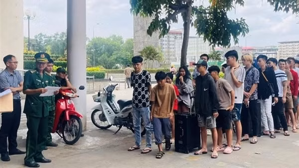 Bài cuối: Đấu tranh mạnh với tội phạm mua bán người