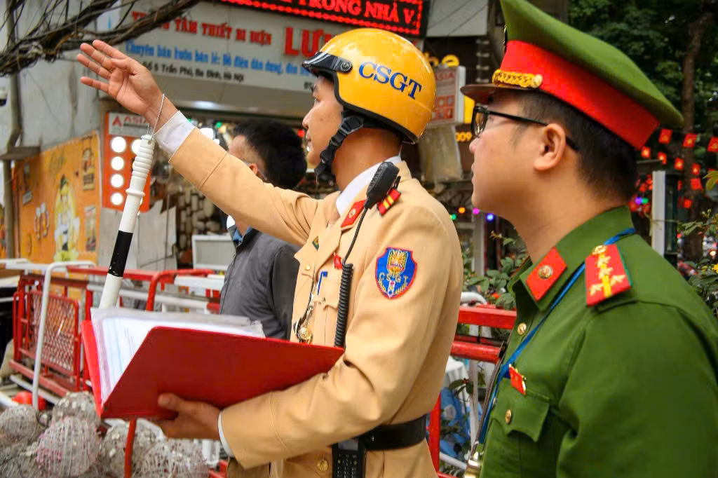 Hoàn Kiếm: Kiên quyết xử lý vi phạm trật tự đô thị khu vực đường sắt -0