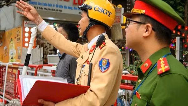Hà Nội: Phường Hoàn Kiếm kiên quyết xử lý vi phạm trật tự đô thị khu vực đường sắt