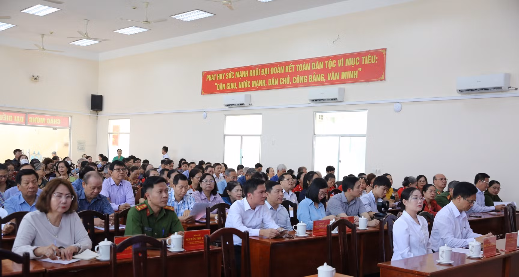 Thứ trưởng Lê Quốc Hùng: Các ý kiến, kiến nghị của cử tri rất đa dạng, sâu sắc -1