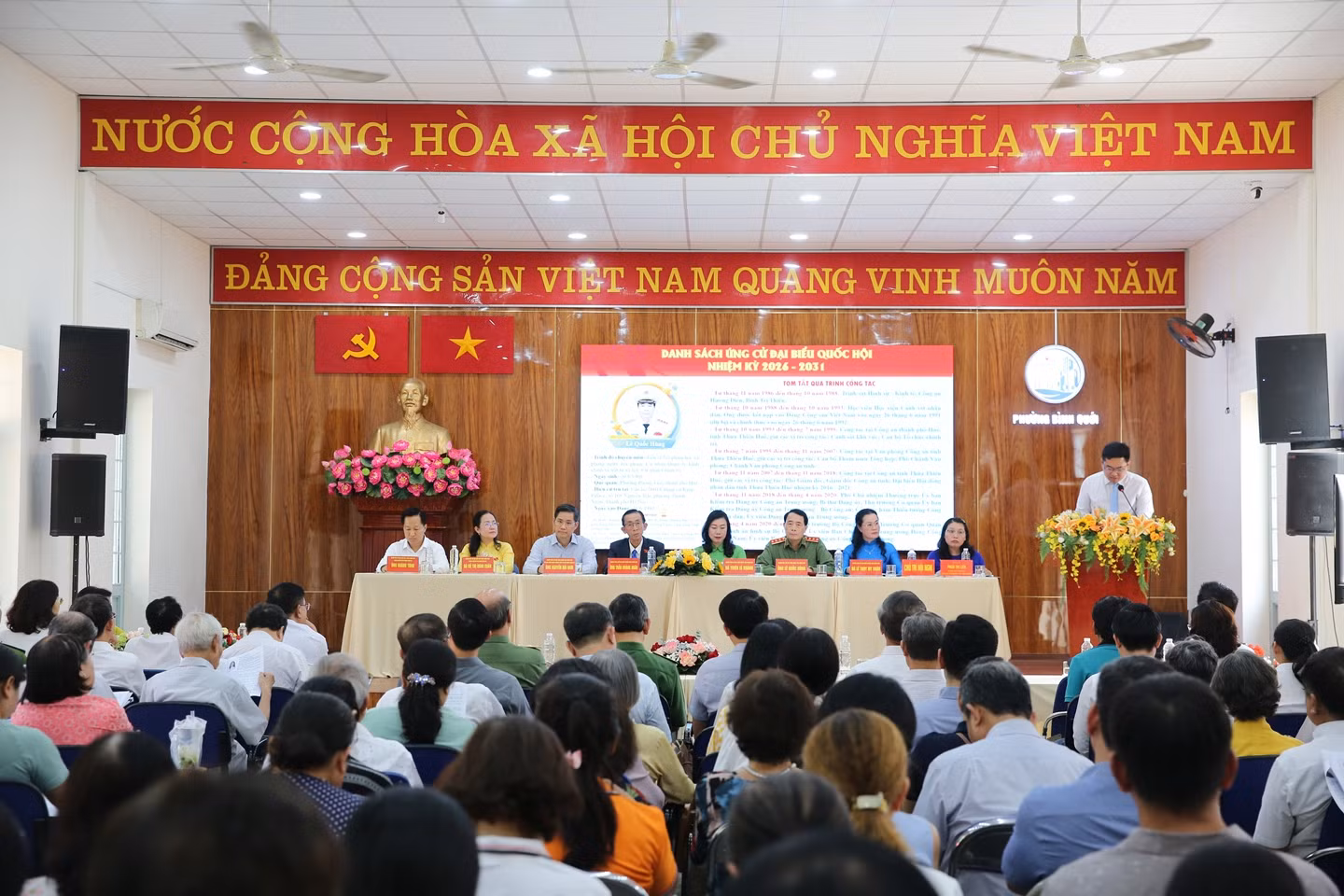 Thứ trưởng Lê Quốc Hùng và các ứng cử viên đại biểu Quốc hội tiếp xúc cử tri tại TP Hồ Chí Minh -1