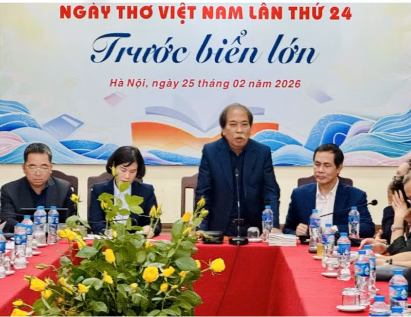 nhà tho nguy%3fn quang thi%3fu, ch%3f t%3fch hnv vn ch%3f trì cu%3fc h%3fp báo.jpg -0