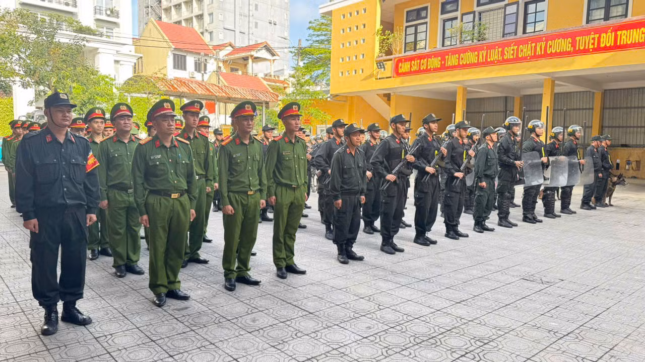 Cảnh sát cơ động Công an TP Huế sẵn sàng phương án bảo đảm ANTT phục vụ bầu cử -0