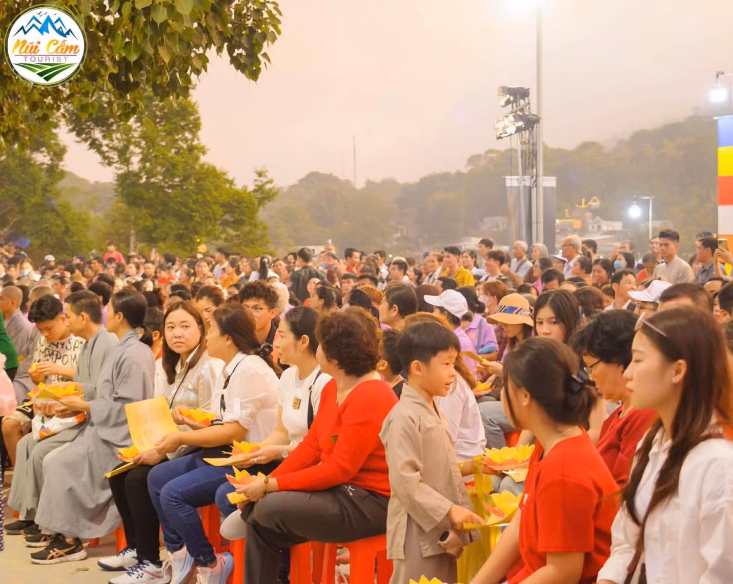 Hẹn nhau trên “nóc nhà miền Tây” -0