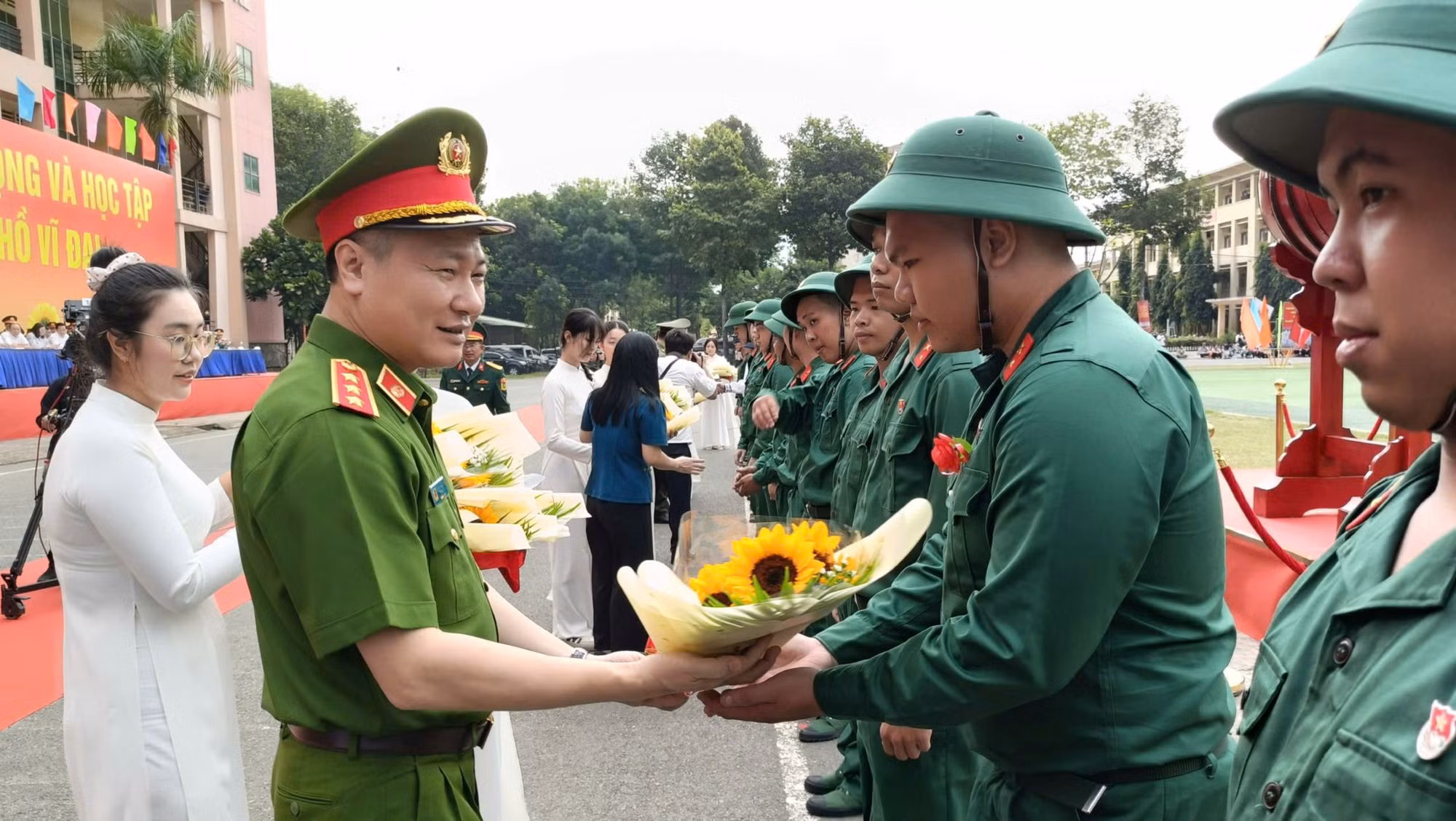 Chủ tịch Quốc hội Trần Thanh Mẫn dự lễ giao nhận quân điểm 2026 ở TP Hồ Chí Minh -0