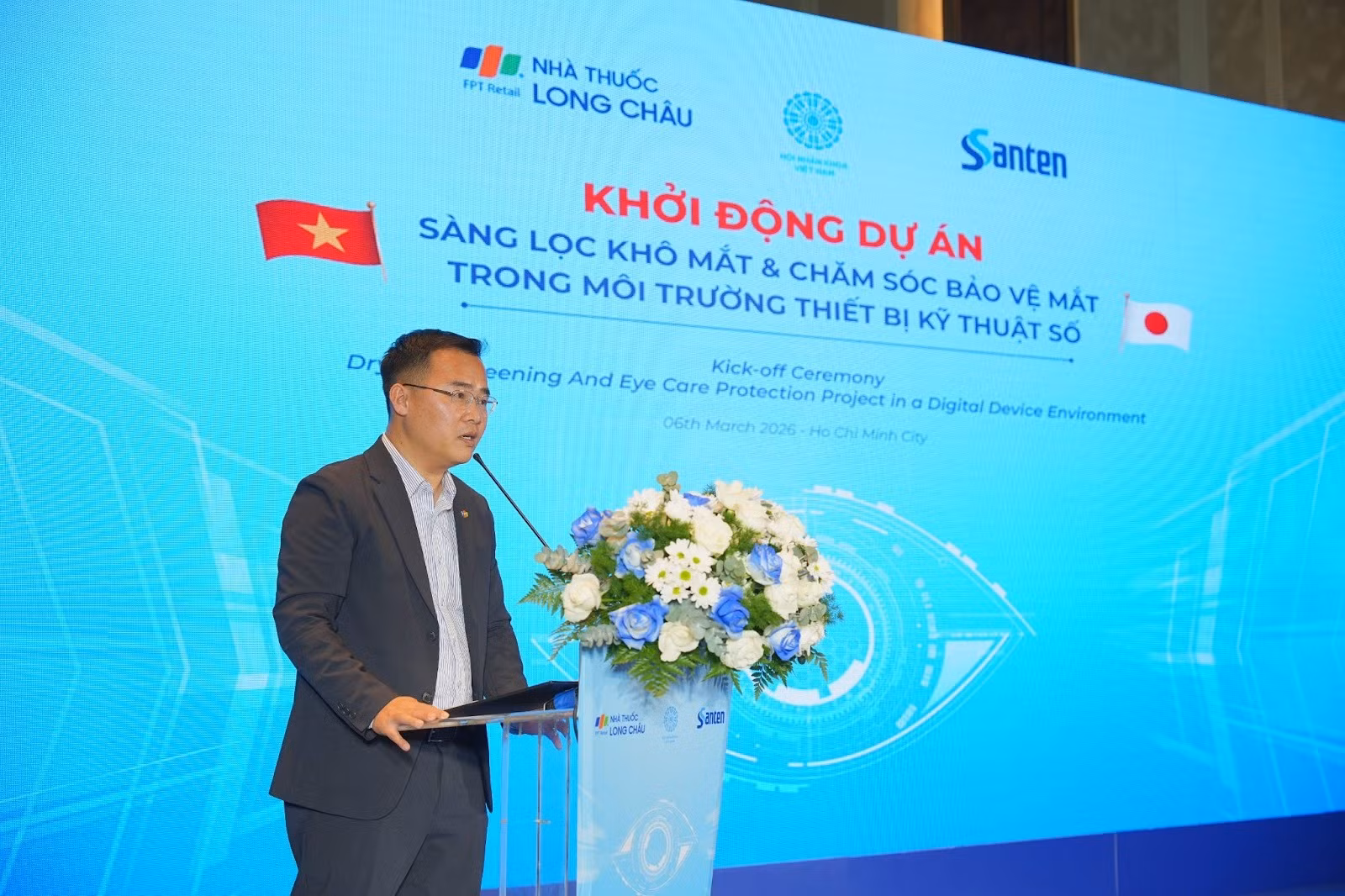 Long Châu đồng hành thương hiệu nhãn khoa Nhật Bản Santen khởi động chương trình tầm soát khô mắt sớm cho cộng đồng -0